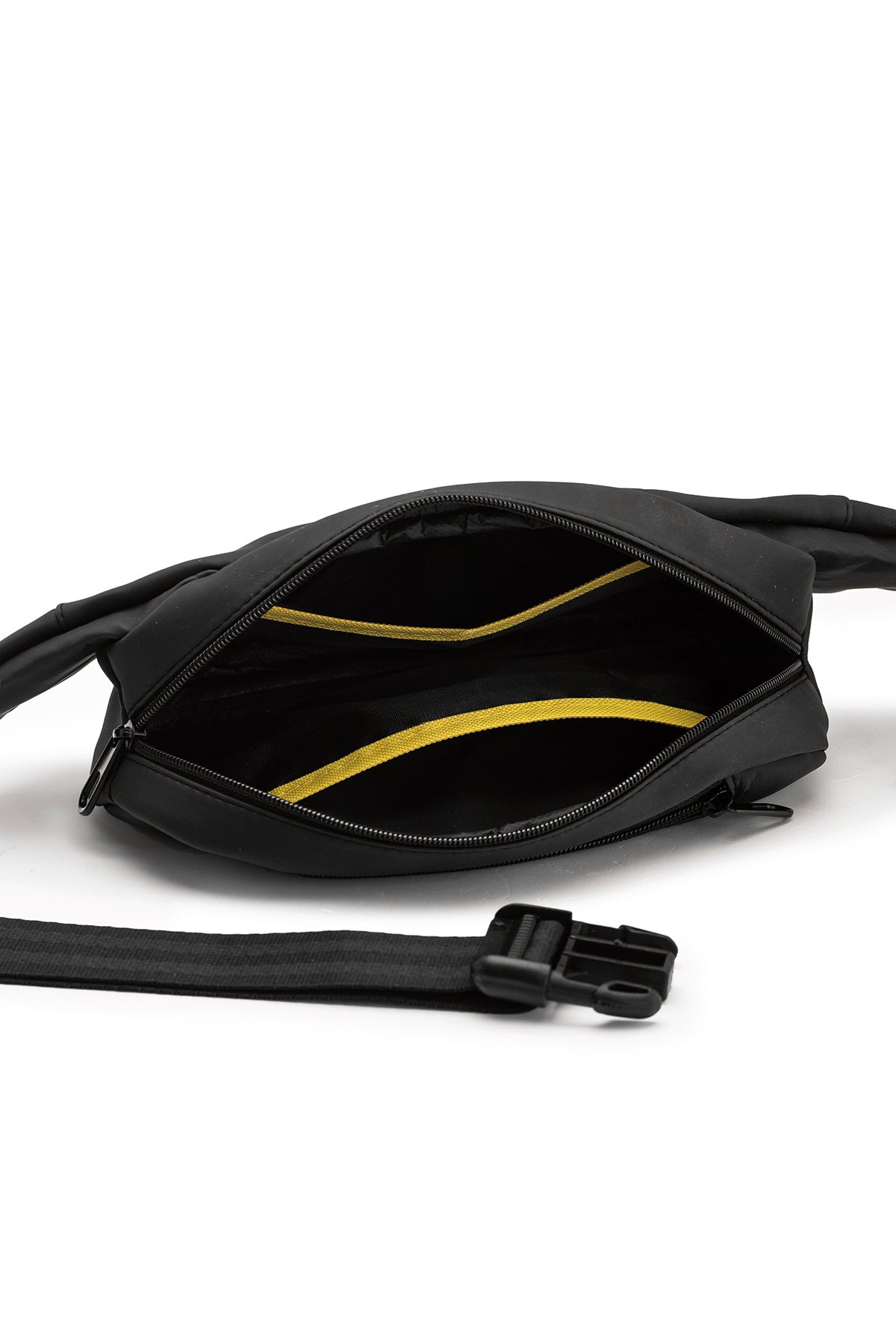 Kabuk Detaylı X Desenli Bel Çantası