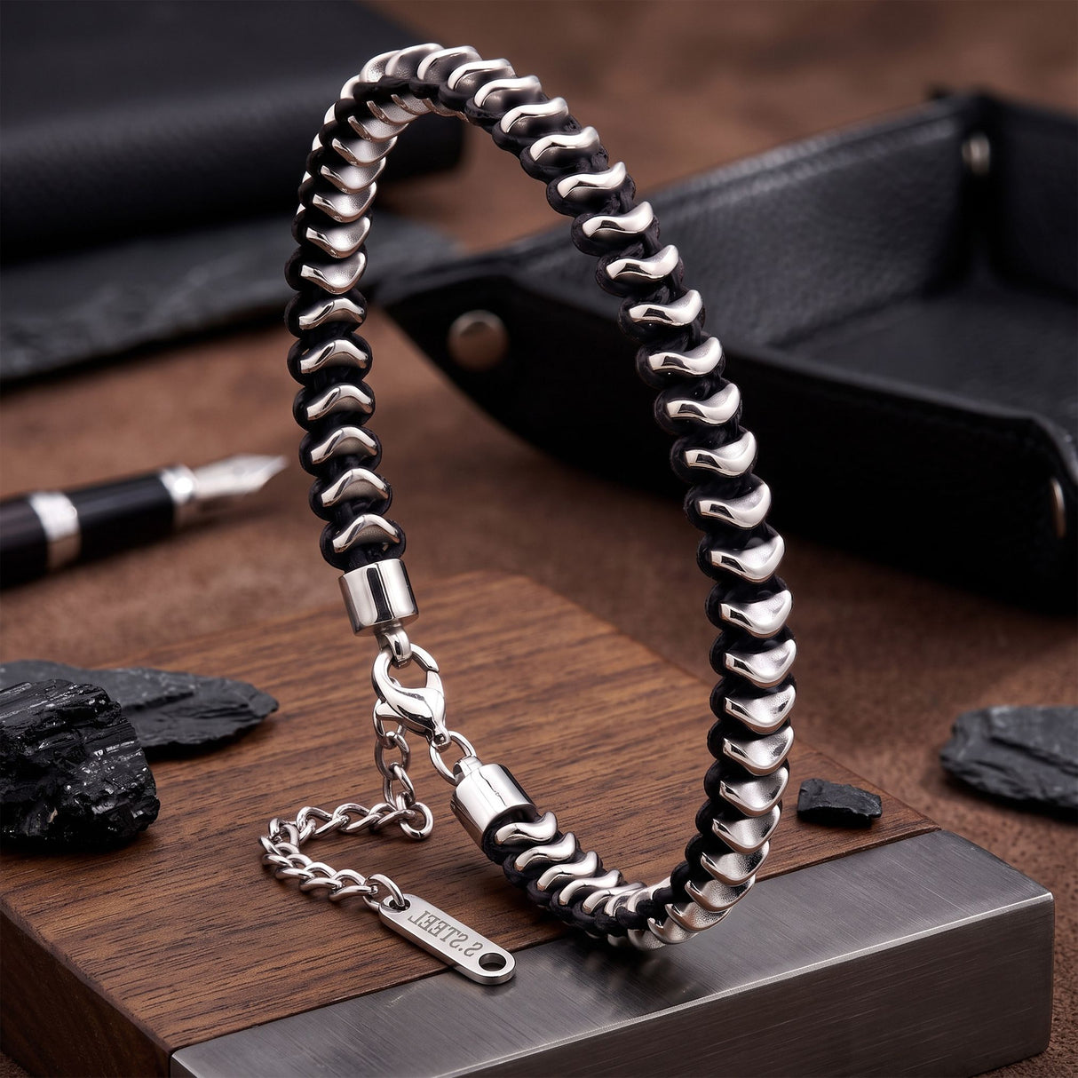 Niki Leather Hematit Taşlı Ayarlanabilir Erkek Çelik Bileklik 40132B16D2