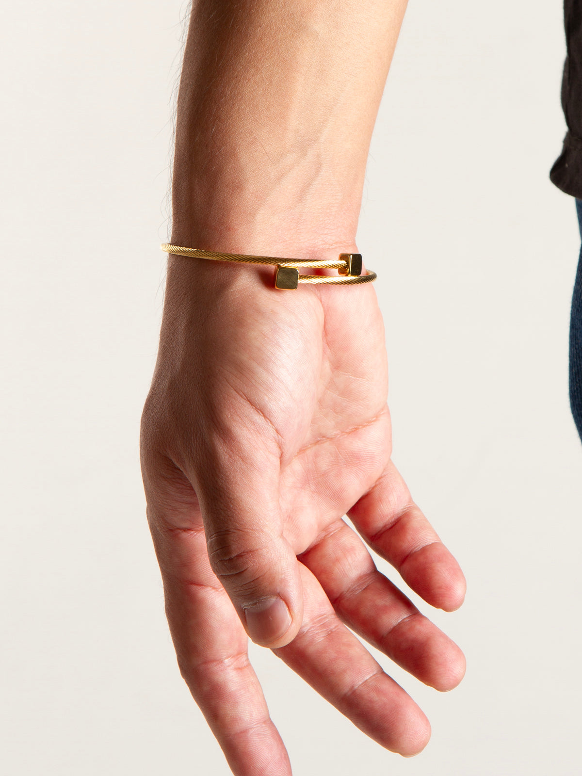 Çelik Bileklik No:1