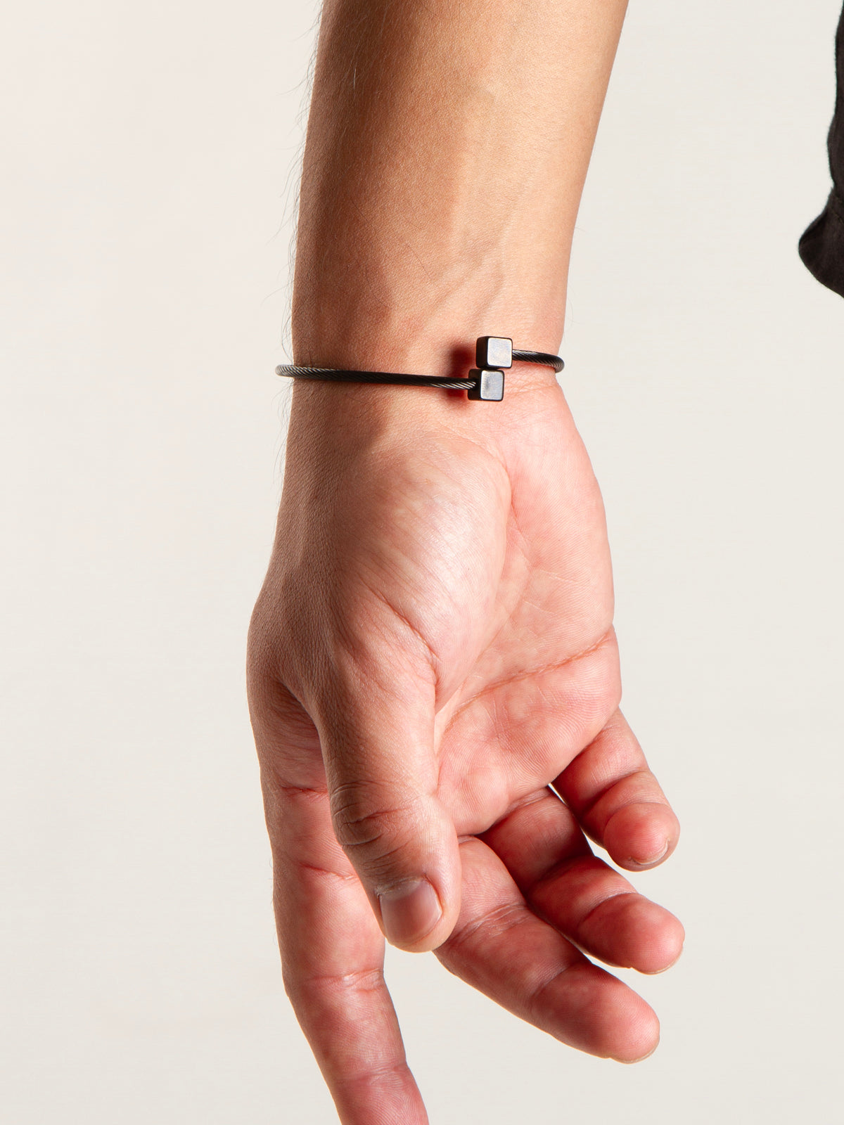 Çelik Bileklik No:1