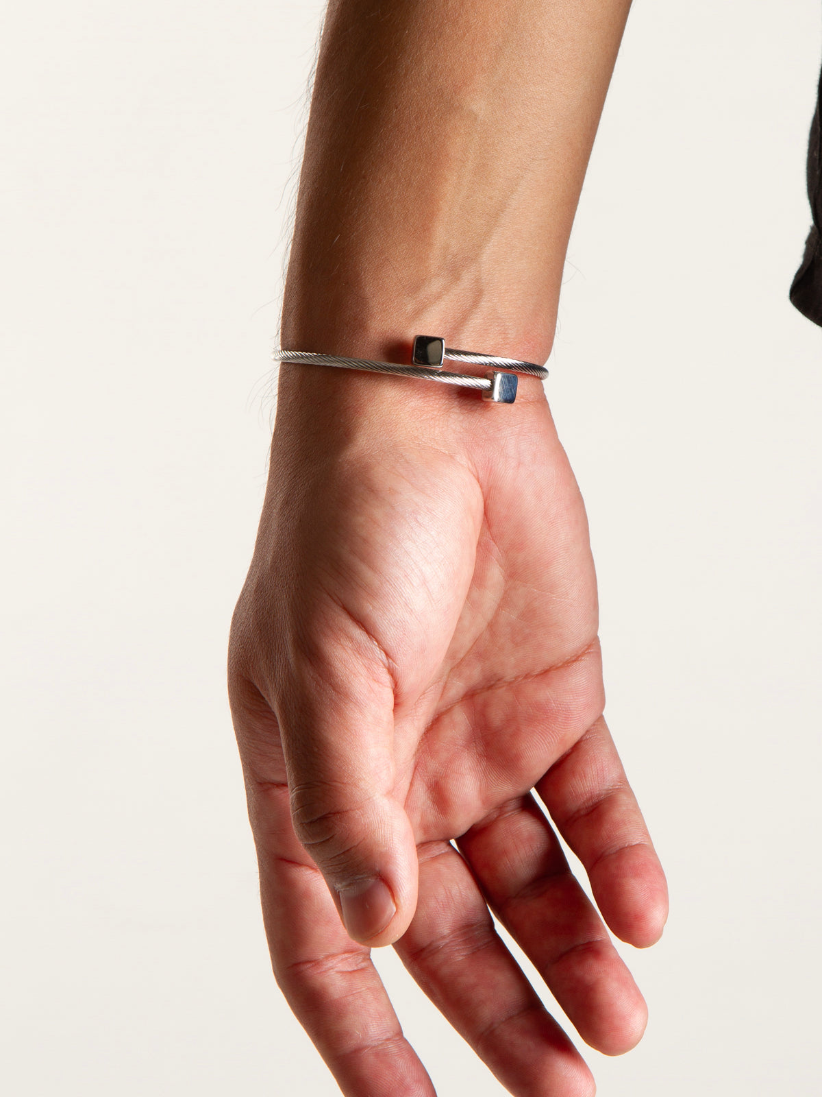 Çelik Bileklik No:1