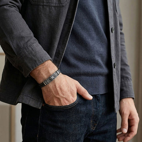 Niki Leather Şövalye Arması Motifli Çelik Kilitli Siyah Deri Erkek Bileklik 40131B8D3