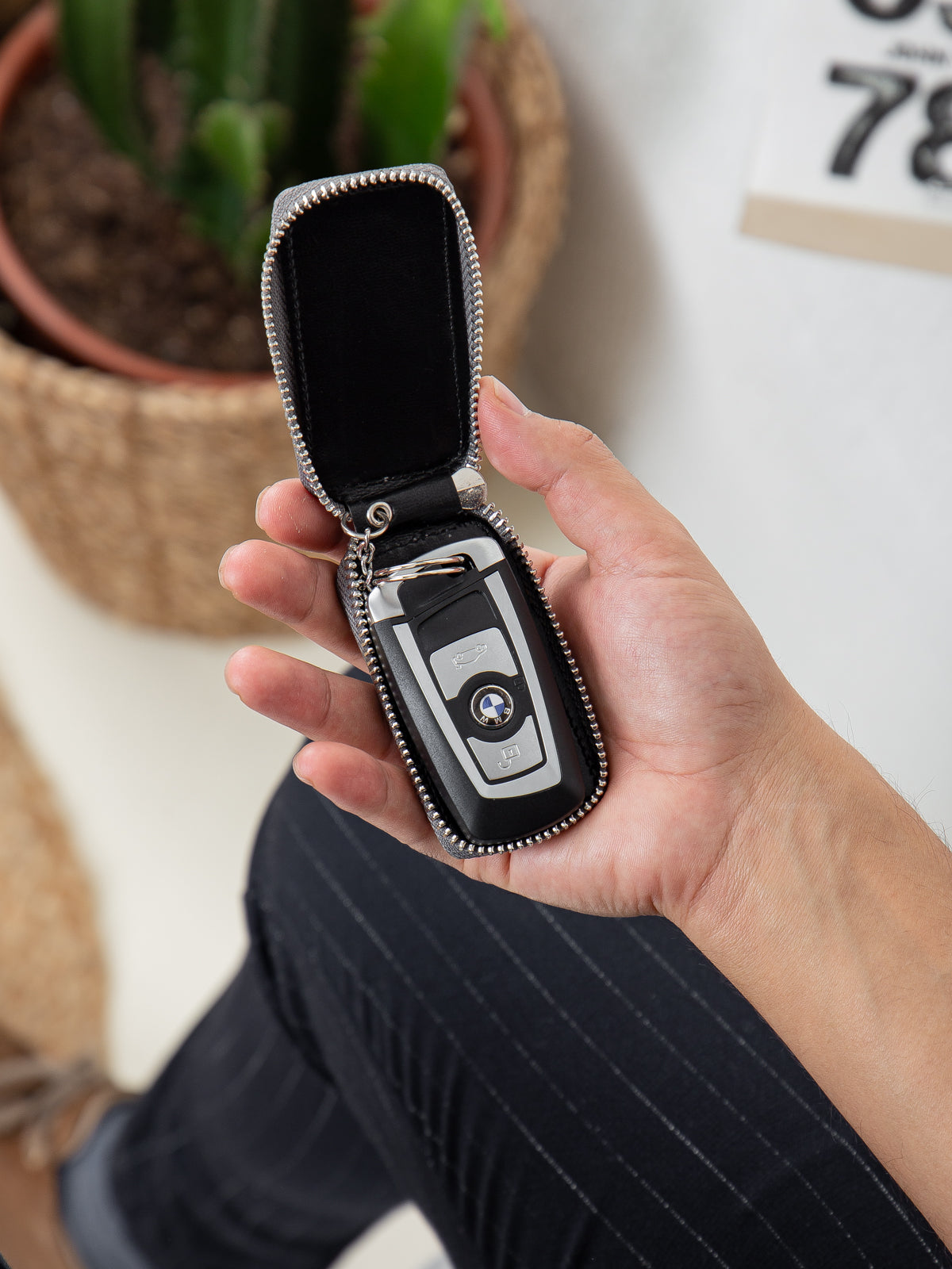 Niki Leather Hakiki Deri Fermuarlı Kancalı Oto ve Ev Anahtarlığı