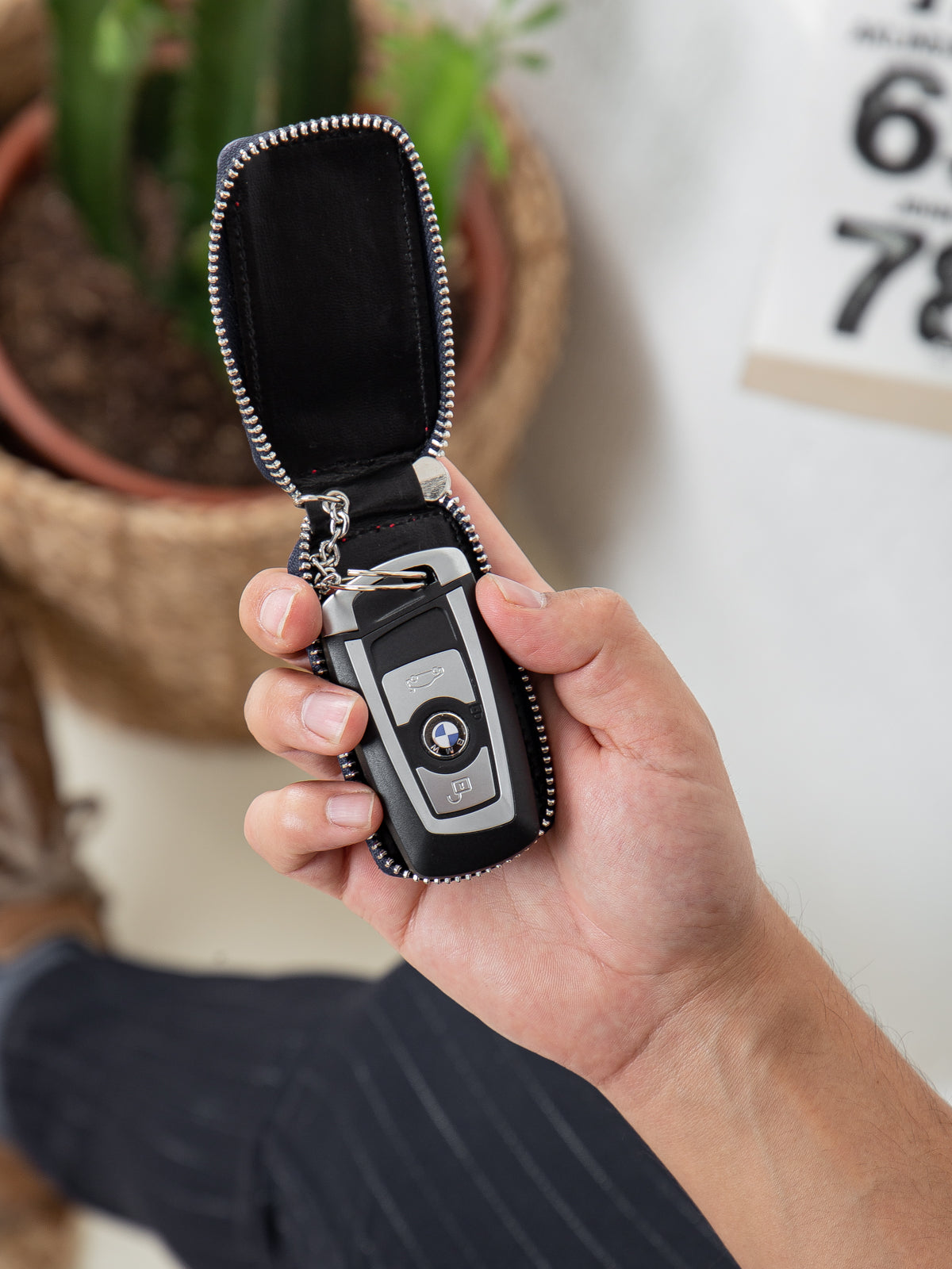 Niki Leather Hakiki Deri Fermuarlı Kancalı Oto ve Ev Anahtarlığı